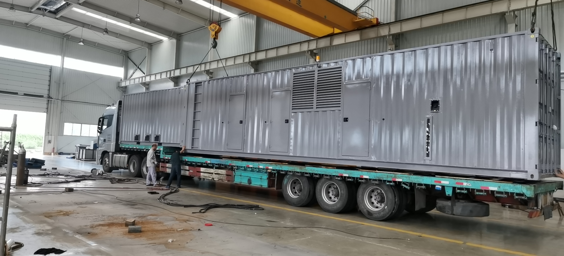 1200KW玉柴集裝箱式柴油發電機組現場完美交付