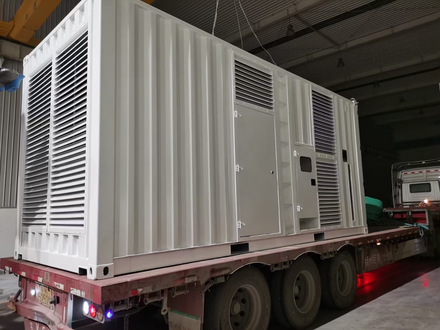 800KW上柴系列集裝箱型發(fā)電機(jī)組，武漢專車直達(dá)！